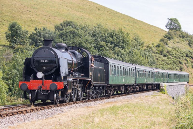 31806