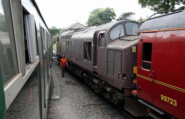 'MAYFLOWER' MAKES HISTORY – BEING THE FIRST B1 CLASS STEAM LOCOMOTIVE