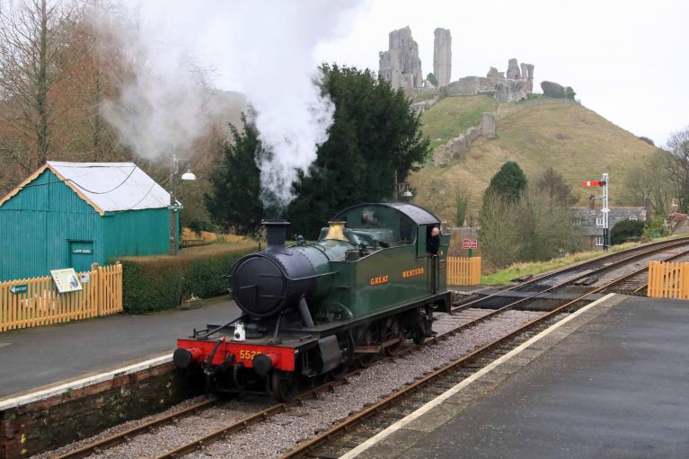 GREAT WESTERN RAILWAY STEAM BRINGS A TASTE OF THE WEST COUNTRY TO THE SWANAGE RAILWAY