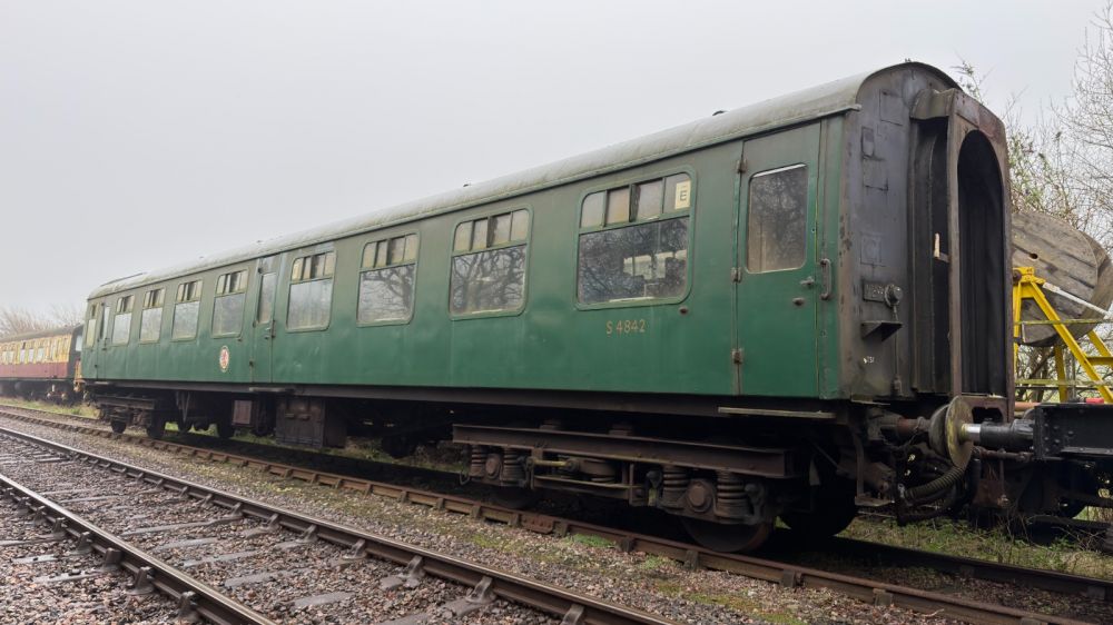 4842
